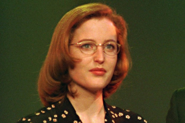 Gillian Anderson, Lena Headey face off in 'The Abandons' trailer