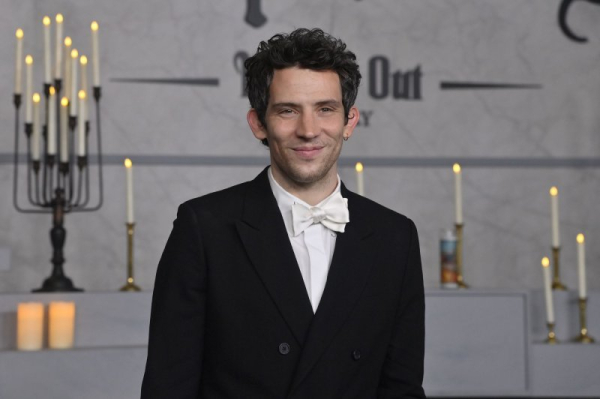 Josh O'Connor, Ariana Grande to host final 'SNL' episodes of 2025