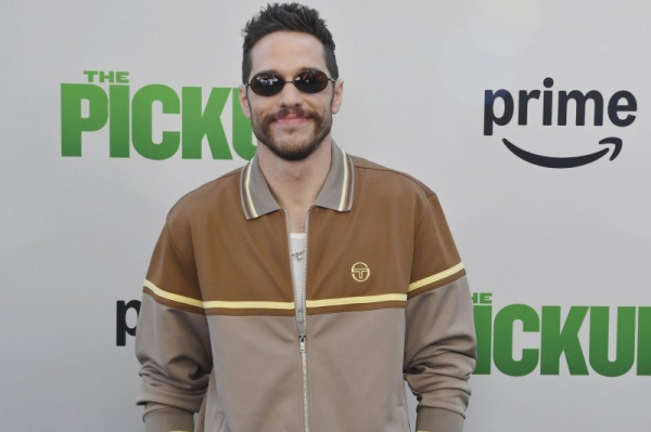 Pete Davidson returns to 'SNL' to talk ferry purchase with Colin Jost