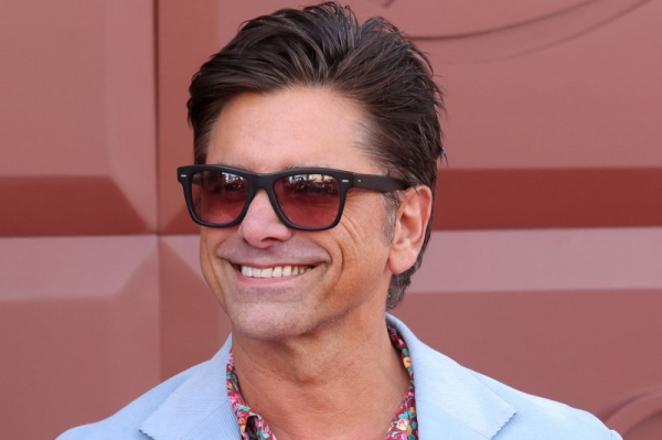 John Stamos, Dale Dickey to guest star in 'Hunting Wives' S2