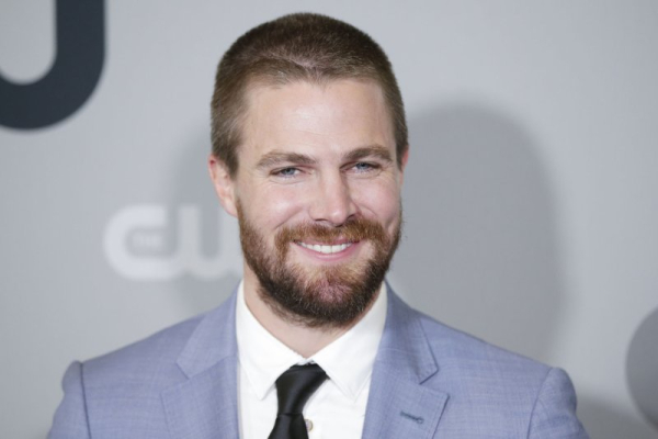 Stephen Amell to star in new version of 'Baywatch'