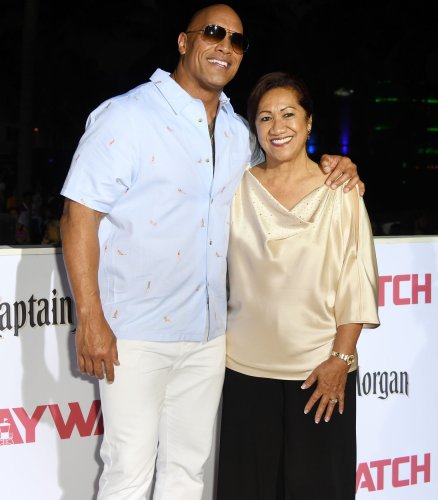 Stephen Amell to star in new version of 'Baywatch'