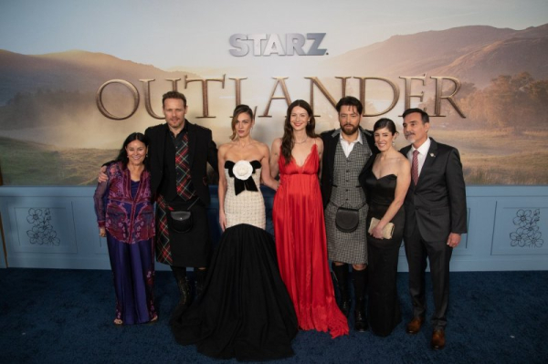 'Outlander' stars walk red carpet for Season 8 premiere