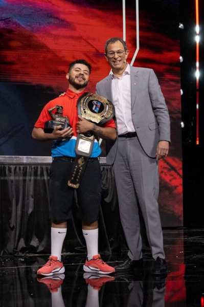 Domino's manager dubbed 'World's Fastest Pizza Maker'