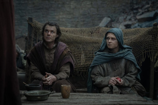 Matthew Needham: Aegon tests Larys' patience in 'Dragon' S3